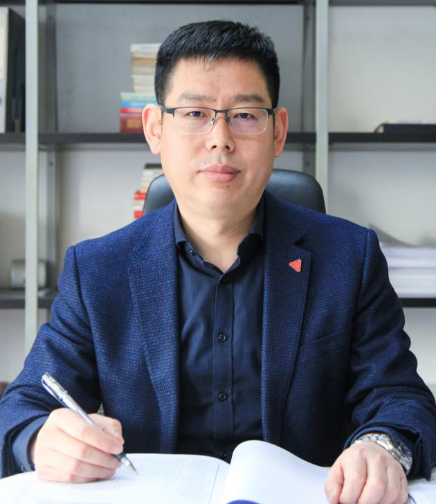 匠心筑璞玉 潜心向未来——记优秀青年设计师李玉军